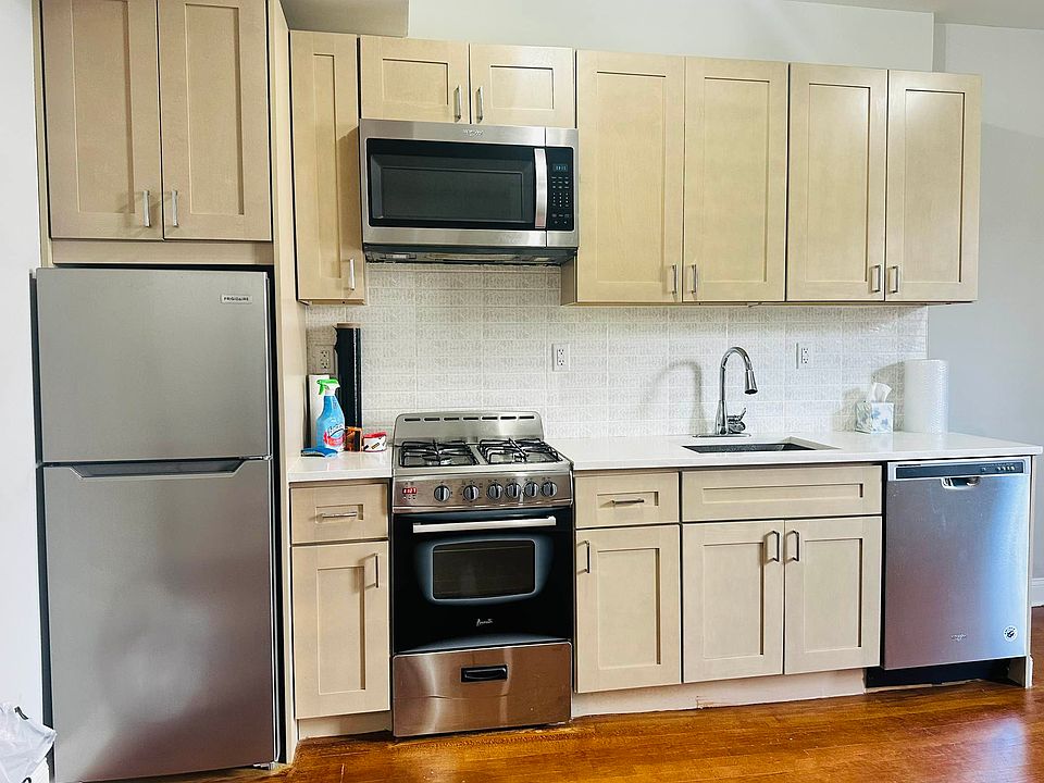 1st image of 113 W 75th St #4B