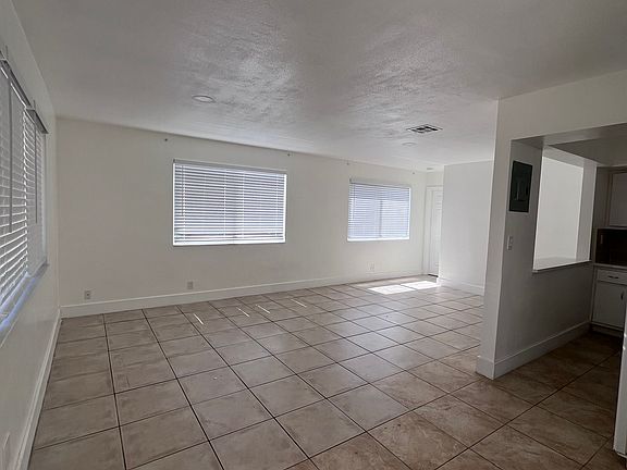 5th image of 905 SE 13th St #1