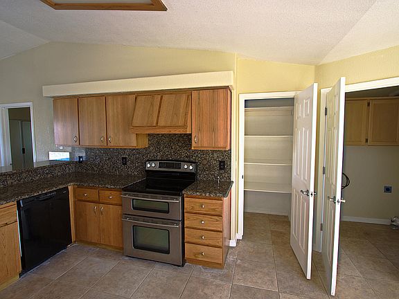 5th image of 3255 Kiowa Blvd N