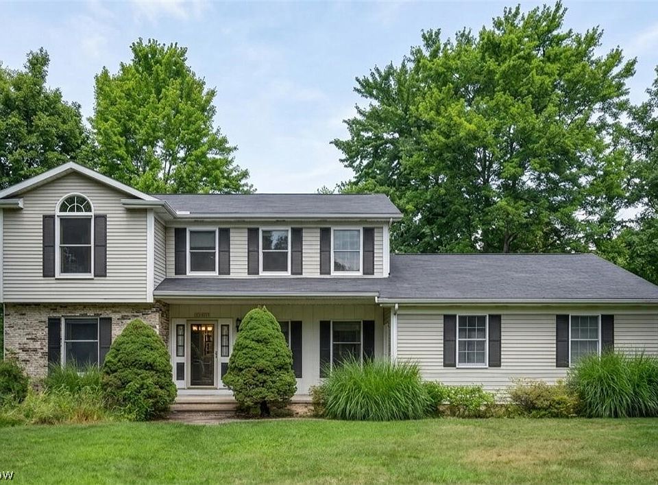 1st image of 1127 Deepwood Dr