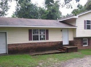 650 S Stephens St, Southern Pines, NC 28387