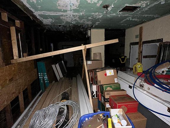3rd image of 481 Llewellyn Ave