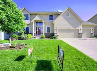 15931 Mary St, Omaha, NE 68116