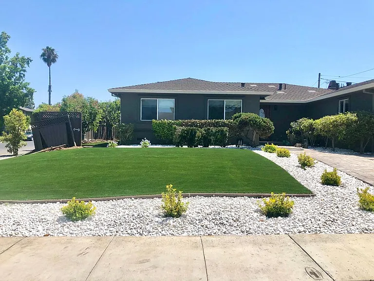 20608 Shelly Dr — Photo 1