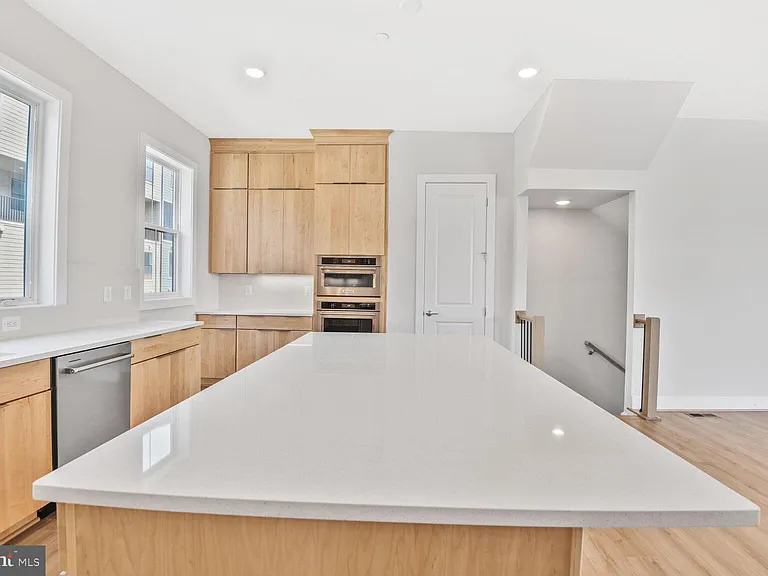5933 Stonehenge Pl — Photo 10