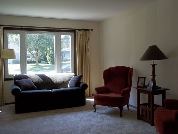 4th image of 5726 Richmond Dr