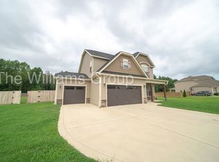 933 Pecan Grove Loop, Hope Mills, NC 28348