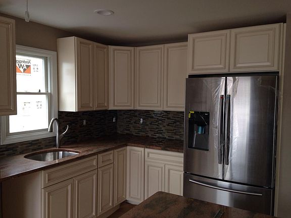 2nd image of 320 Maryland Ave