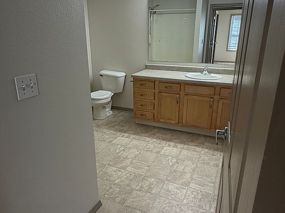 3rd image of 202 W Crockett St #621