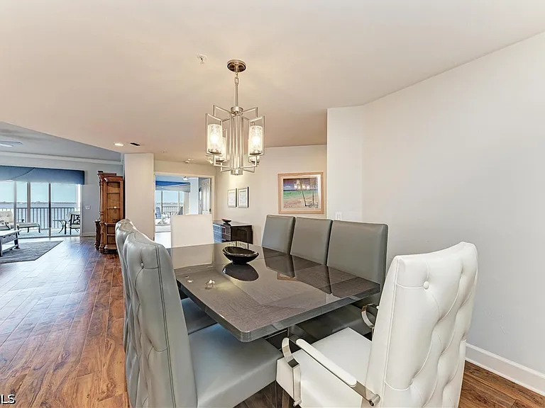 14813 Laguna Dr #401 — Photo 25