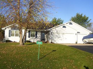 3125 Woodland Reserve Ln, Suamico, WI 54313