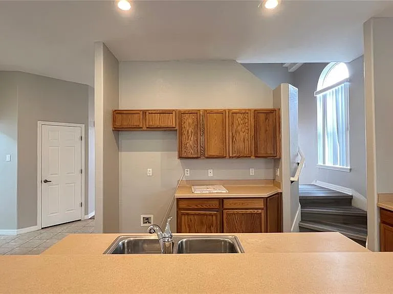 143 Vizcay Way — Photo 11