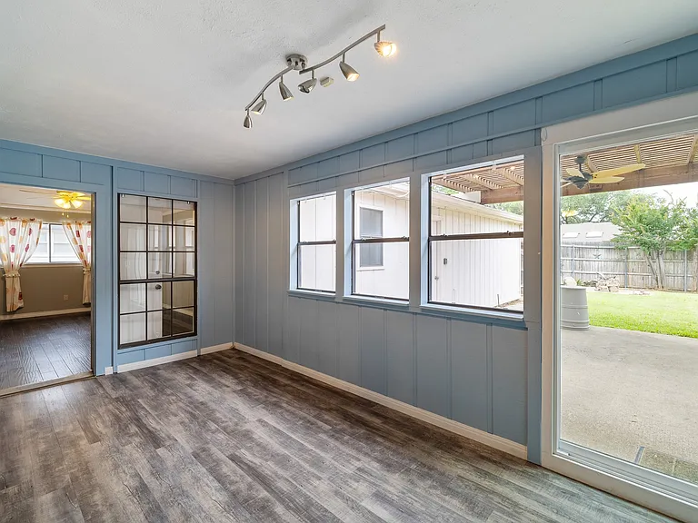 1527 Estates Way — Photo 14