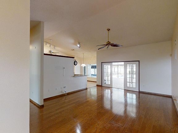 5th image of 5120 Winchester Dr