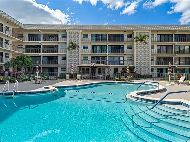 3200 Gulf Shore Blvd N #115 — Photo 2