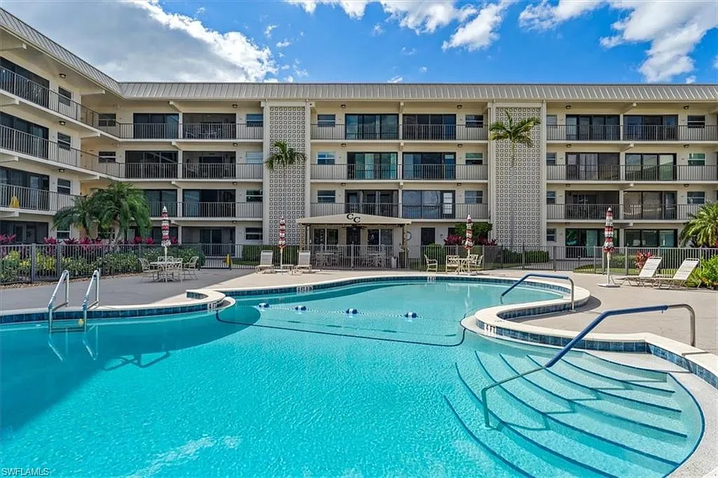 Building Photo - 3200 Gulf Shore Blvd N #115