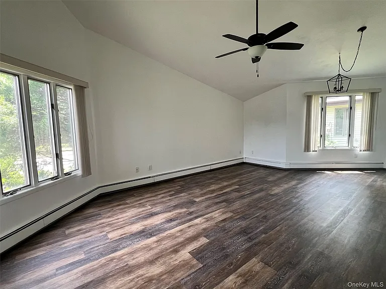 31 Cottage Dr — Photo 3