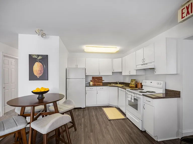 The Fairways Apartments and Townhomes — Photo 6
