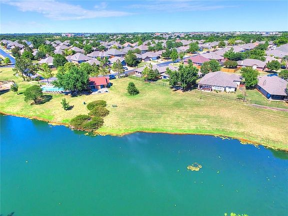 4th image of 2112 Fair Meadow Dr