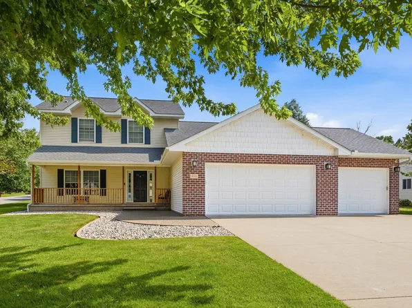 955 Park Dr, Belle Plaine, MN 56011