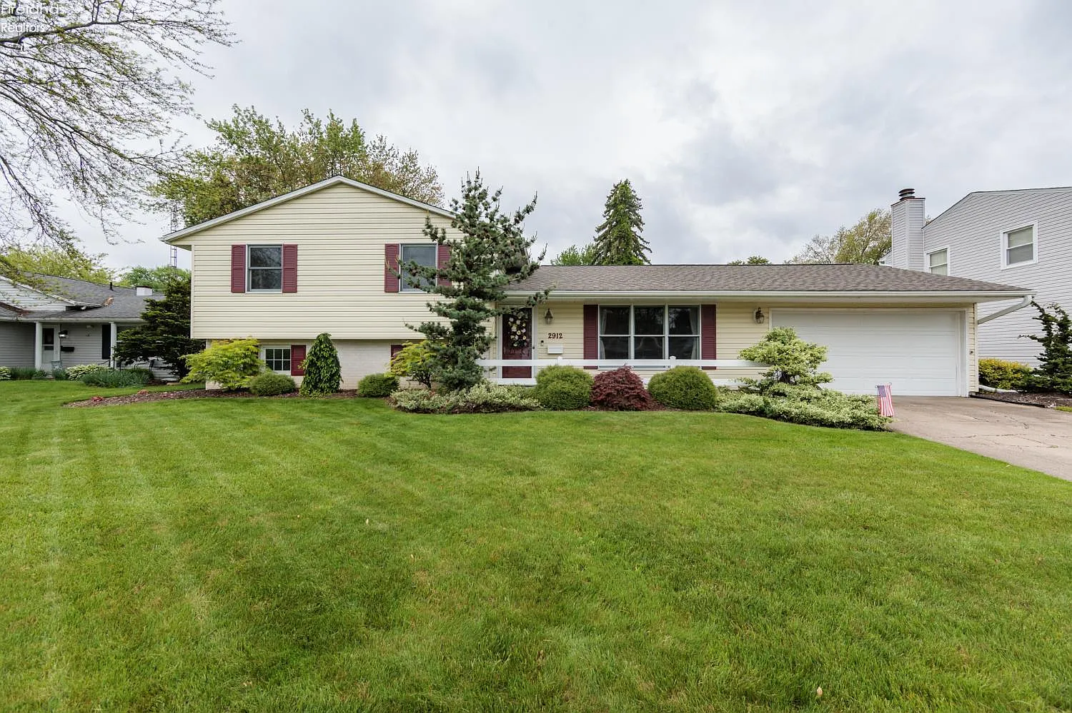 2912 Pease Ln photo 1