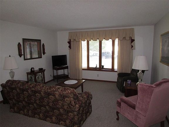 4th image of 317 New Haven Dr