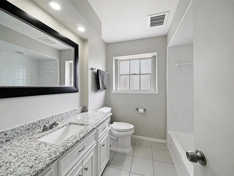 643 Ames St — Photo 27