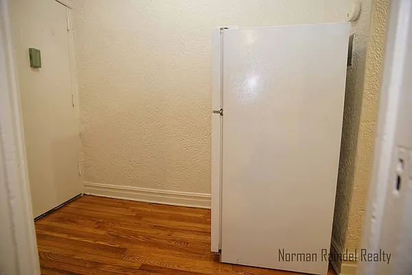 Rented by Norman Raindel, LREB | media 5