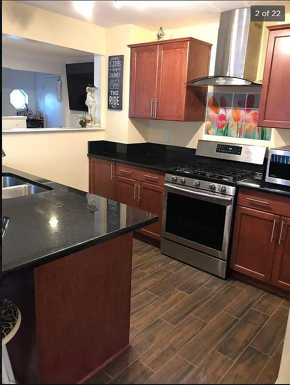 4 bed, 1.5 bath, 1660 sqft, $1,700 — Photo 1