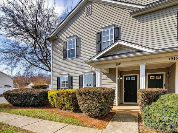 1911 Flushing Ct, Charlotte, NC 28215