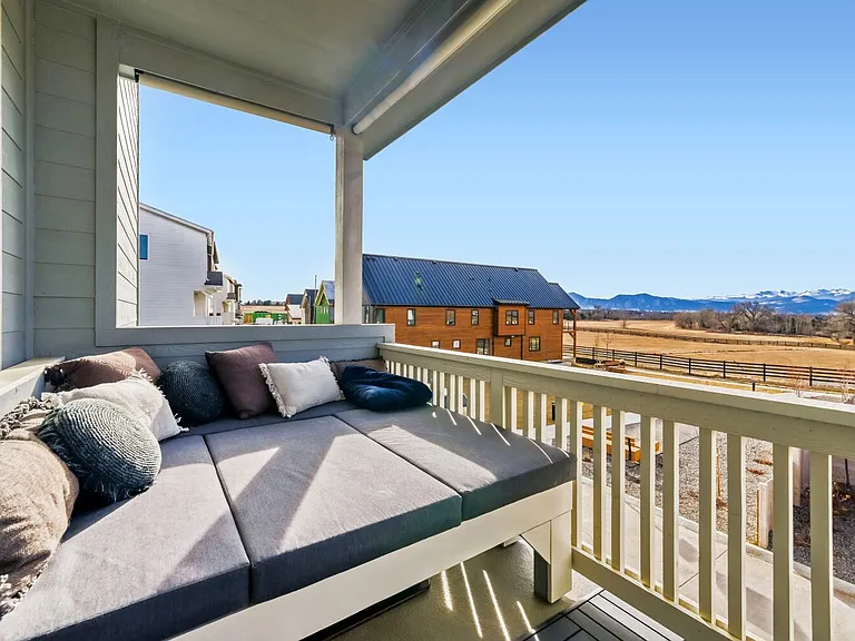 Balcony with a view + built in seat (can be disassembled)