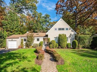 54 Old Country Rd, New Rochelle, NY 10804