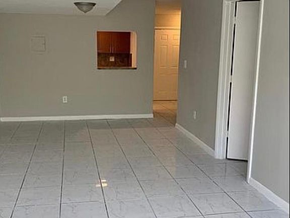 4th image of 9373 Fontainebleau Blvd