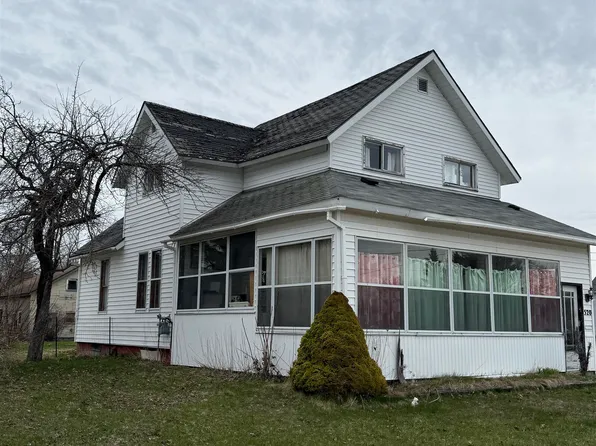 520 Michigan Ave, Manistique, MI 49854
