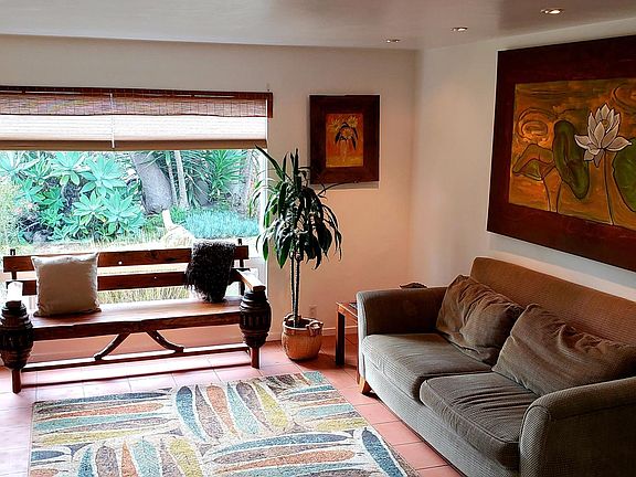 Living Room and entrance to home