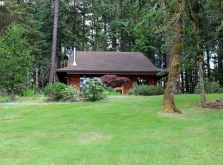 9048 S Bank Dr, Roseburg, OR 97470