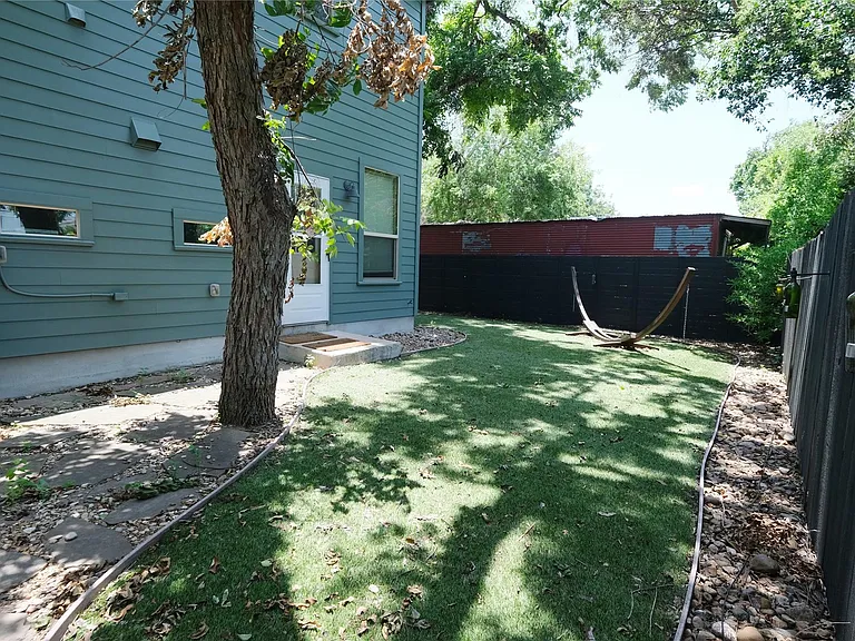 604 Allen St #104 — Photo 7