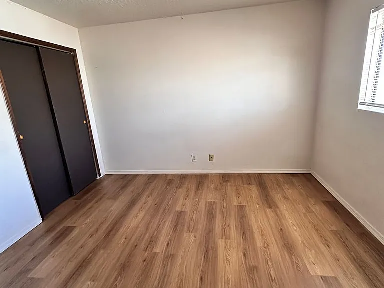 3618 Lafayette Drive Ne — Photo 14