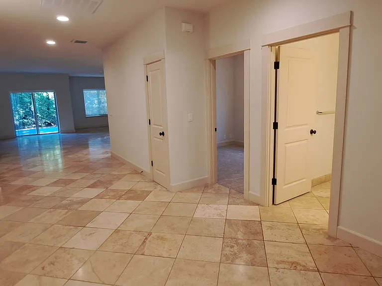 31347 NW Hillcrest St — Photo 2