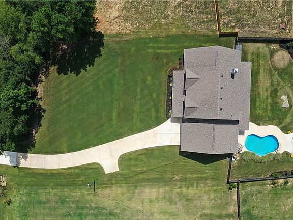 3rd image of 253 Lee Road 2206
