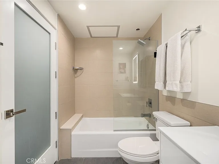 939 S Broadway #1001 — Photo 10