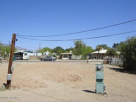 3rd image of 5217 N Royal Palm Dr