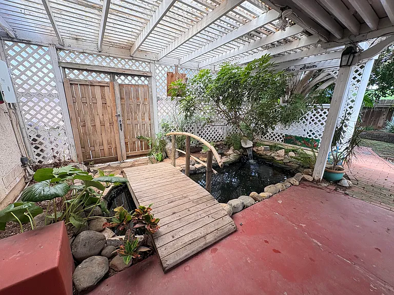 606 Spruce St — Photo 12