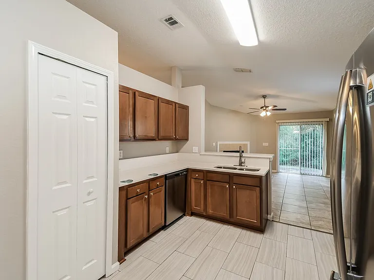 10304 Normanwood Ct — Photo 8