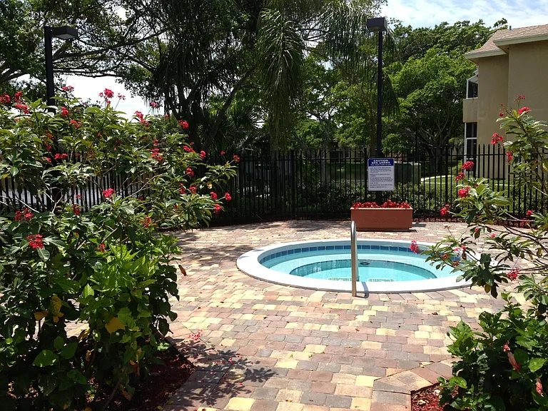 731 Cypress Ln #D — Photo 16