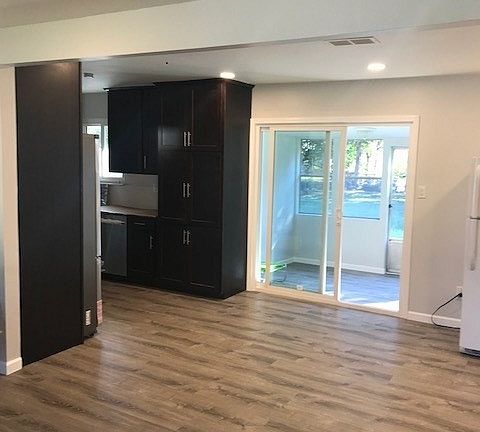 4th image of 208 Bedivere Dr