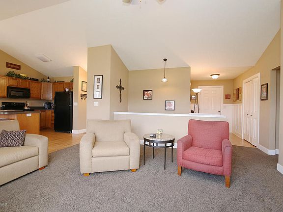 4th image of 4725 Woodridge Ct