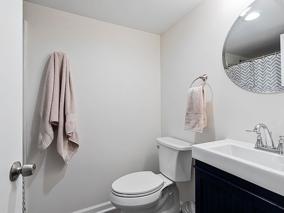 5th image of 240 Arrowood Way #240