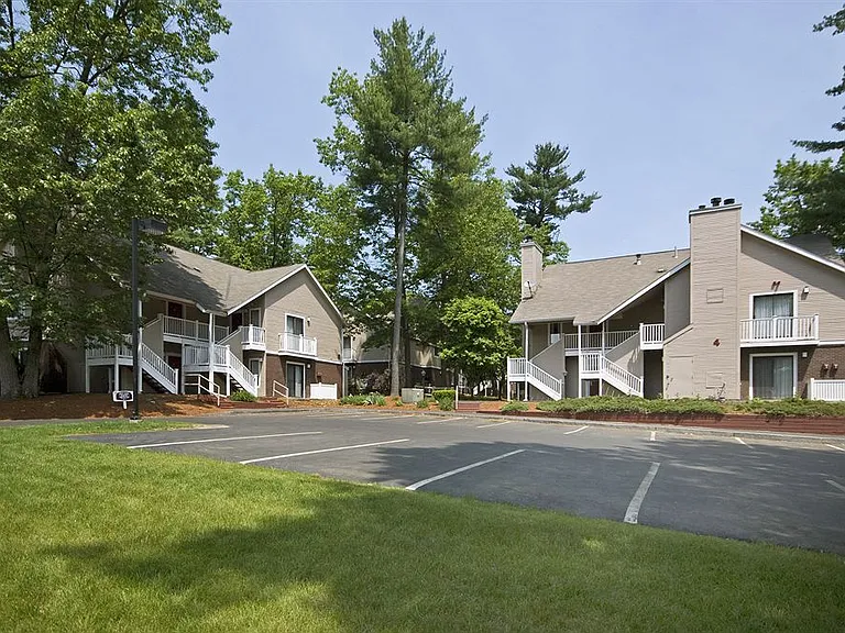 Residences at Daniel Webster — Photo 15