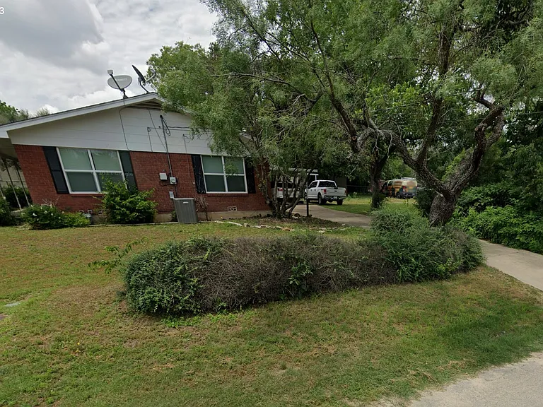 581 Alexander Rd — Photo 2